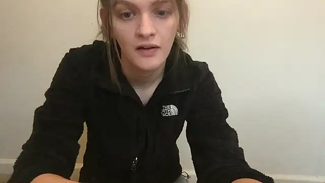 Snapshot of gumbiekitty chatting on 10.21.25 gumbiekitty online show from 10.21.25