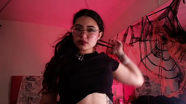 SabrinaV  online show from 10.22.25