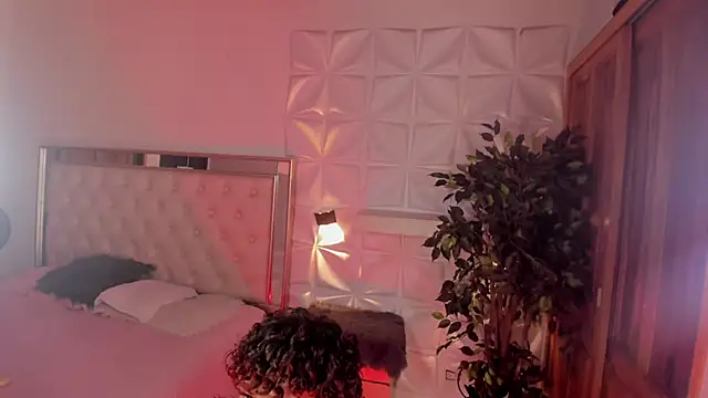 MISS IVVYSWEET online show from 09.20.25