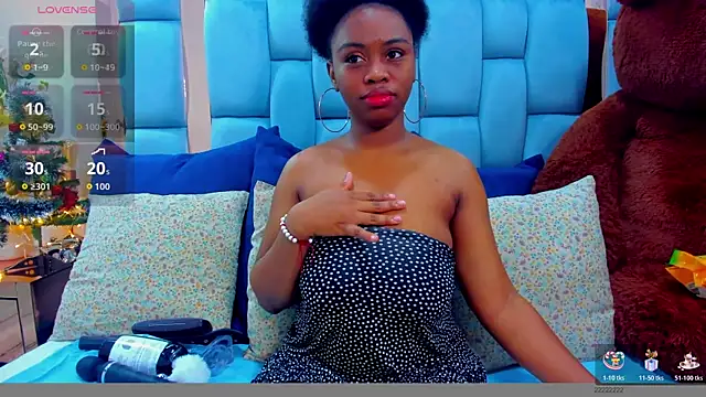 hazellanee online show from 11.28.25