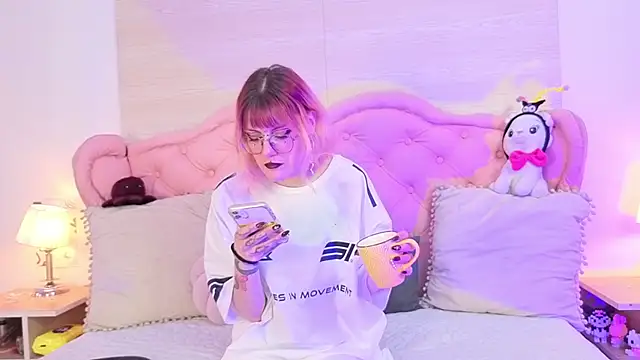 Rossiie Hunt  online show from 11.26.25