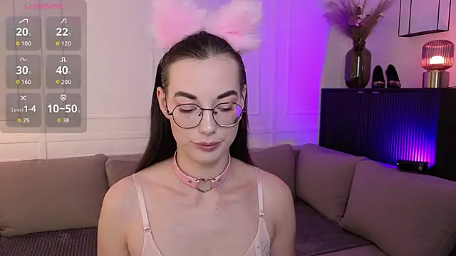 Snapshot of EmmaJakson chatting on 09.24.25 EmmaJakson online show from 09.24.25