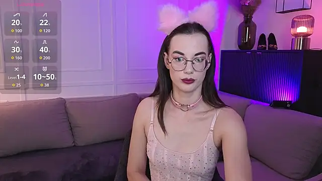 Snapshot of EmmaJakson chatting on 10.10.25 EmmaJakson online show from 10.10.25