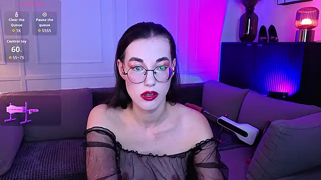 Snapshot of EmmaJakson chatting on 10.25.25 EmmaJakson online show from 10.25.25