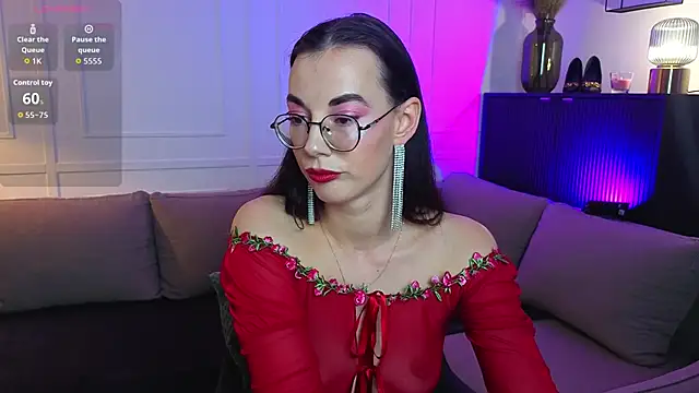 Snapshot of EmmaJakson chatting on 11.19.25 EmmaJakson online show from 11.19.25