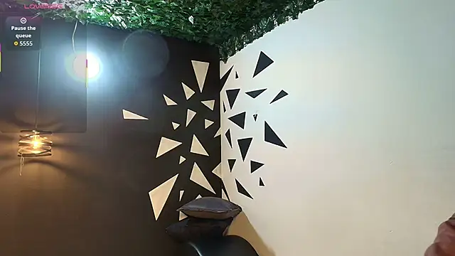 AgataThompson  online show from 11.14.25