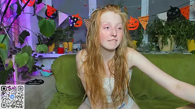 Snapshot of RitaSweety18 chatting on 10.20.25 RitaSweety18 online show from 10.20.25