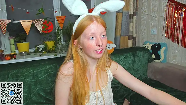 Snapshot of RitaSweety18 chatting on 10.29.25 RitaSweety18 online show from 10.29.25