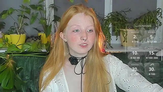 Snapshot of RitaSweety18 chatting on 11.04.25 RitaSweety18 online show from 11.04.25