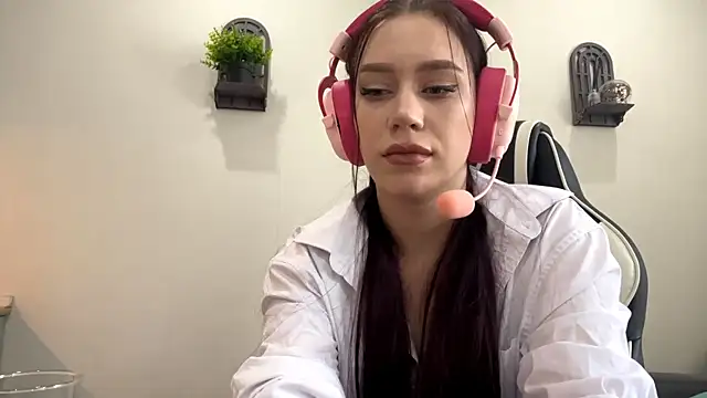 AdrianaRudin online show from 09.19.25