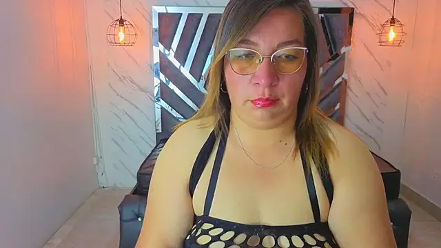 Snapshot of MaylinRosse_ chatting on 06.29.26 MaylinRosse online show from 06.29.26