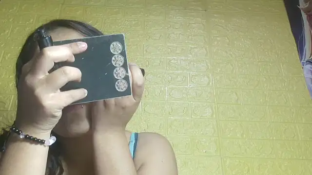 Snapshot of samantadpfisting chatting on 10.17.25 samantadpfisting online show from 10.17.25