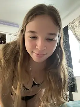 Snapshot of blondefun3818 chatting on 11.05.25 blondefun3818 online show from 11.05.25