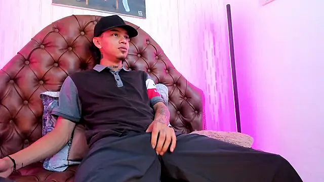 noah blake0 online show from 10.24.25