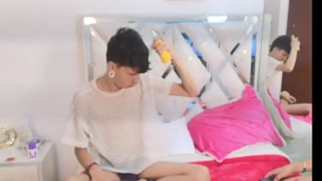 DemianSalvatore online show from 10.28.25