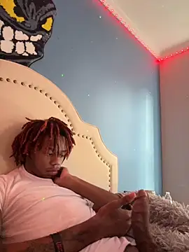 Snapshot of Zayinc chatting on 10.04.25 Zayinc online show from 10.04.25