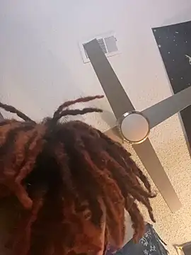 Snapshot of Zayinc chatting on 11.03.25 Zayinc online show from 11.03.25