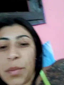 Snapshot of lourvillalva chatting on 10.06.25 lourvillalva online show from 10.06.25