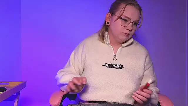 Snapshot of lame_cat chatting on 10.02.25 lame cat online show from 10.02.25