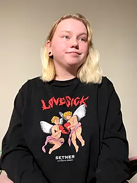 Snapshot of lame_cat chatting on 10.10.25 lame cat online show from 10.10.25