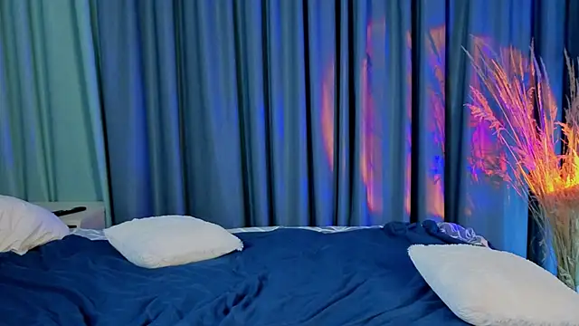 Snapshot of Purple_Rise chatting on 11.04.25 Purple Rise online show from 11.04.25