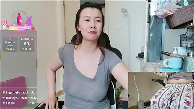 Snapshot of sallycui chatting on 06.18.26 sallycui online show from 06.18.26