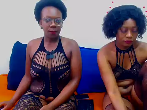 Snapshot of SexyCloe45 chatting on 11.07.25 SexyCloe45 online show from 11.07.25