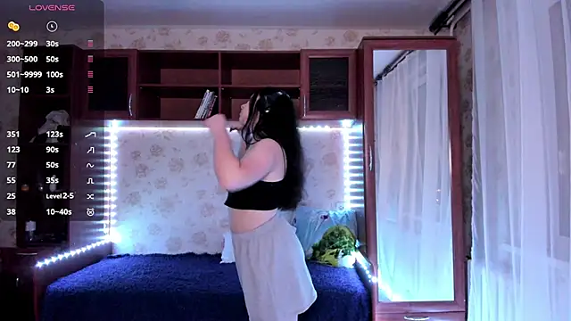 MandaDestiche online show from 11.02.25