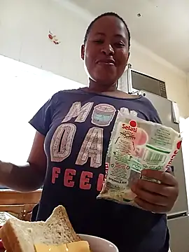 Snapshot of BubblyBeautiful chatting on 11.03.25 BubblyBeautiful online show from 11.03.25