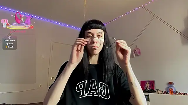 hello veronica online show from 09.30.25