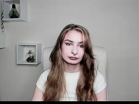 NinaBlond1 online show from 10.22.25