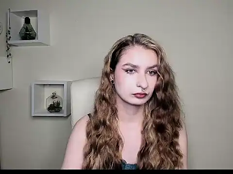 NinaBlond1 online show from 10.29.25