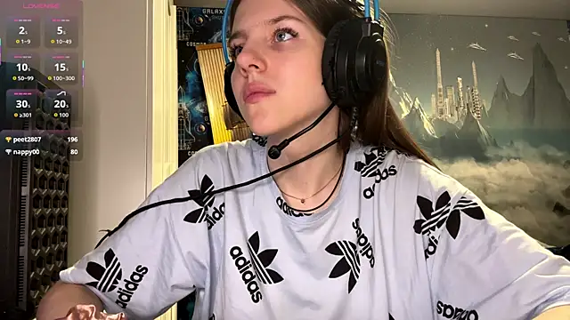 Elira Breeze online show from 01.05.26