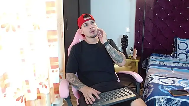 BooyHott  online show from 11.07.25