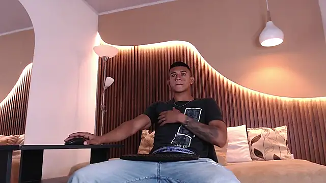 Snapshot of Aiden_steel chatting on 11.12.25 Aiden steel online show from 11.12.25