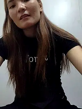 Snapshot of phuongxinhxan chatting on 10.03.25 phuongxinhxan online show from 10.03.25