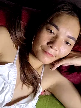 Snapshot of phuongxinhxan chatting on 10.21.25 phuongxinhxan online show from 10.21.25