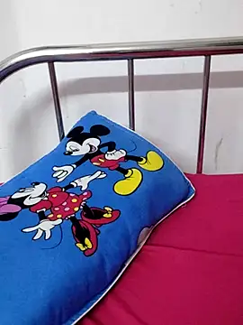 Snapshot of phuongxinhxan chatting on 11.03.25 phuongxinhxan online show from 11.03.25