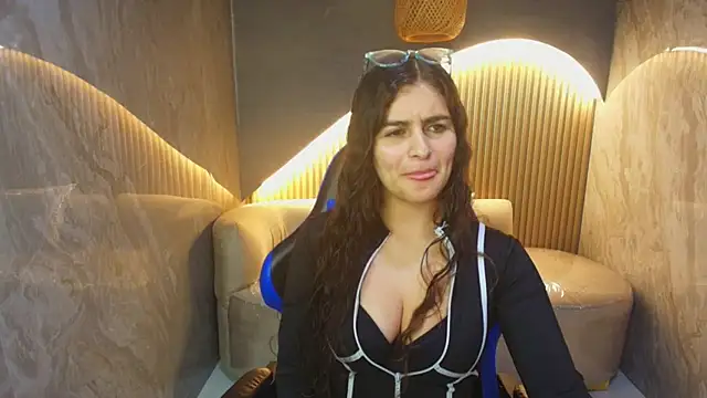 dany r  online show from 10.24.25