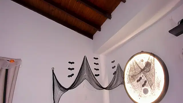 Isabella-Rosssi online show from 10.19.25