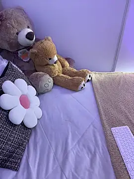 Mericute  online show from 04.26.26