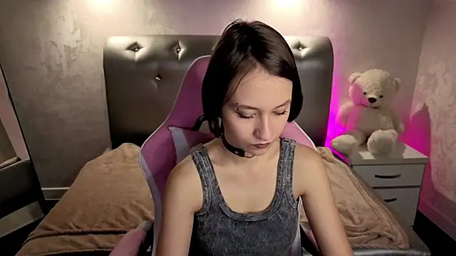 prettiestwinsor online show from 11.08.25