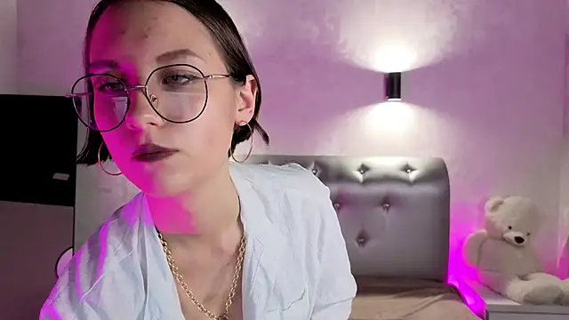 prettiestwinsor online show from 11.13.25