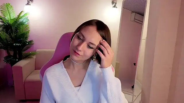 prettiestwinsor online show from 11.19.25