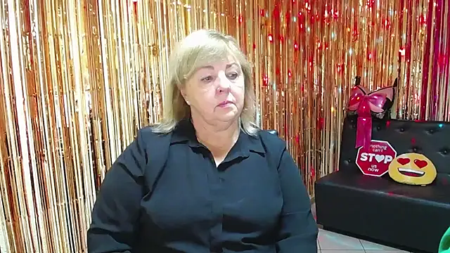 Snapshot of MilenaWedxy chatting on 10.14.25 MilenaWedxy online show from 10.14.25