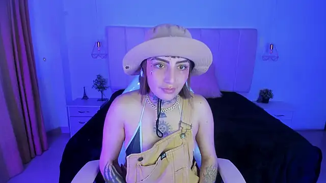 Gyal 8  online show from 12.14.25