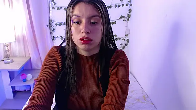 Snapshot of kamillew chatting on 09.29.25 kamillew online show from 09.29.25