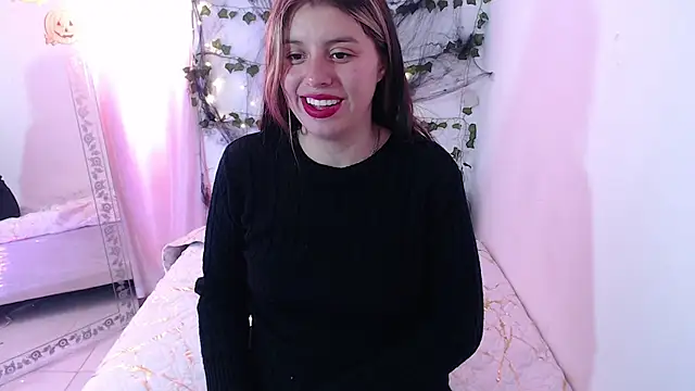 Snapshot of kamillew chatting on 10.23.25 kamillew online show from 10.23.25