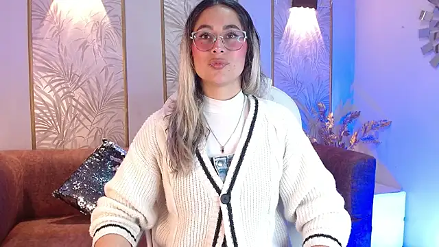 LunaaGrey  online show from 10.04.25