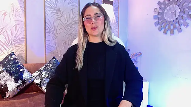 LunaaGrey  online show from 10.10.25